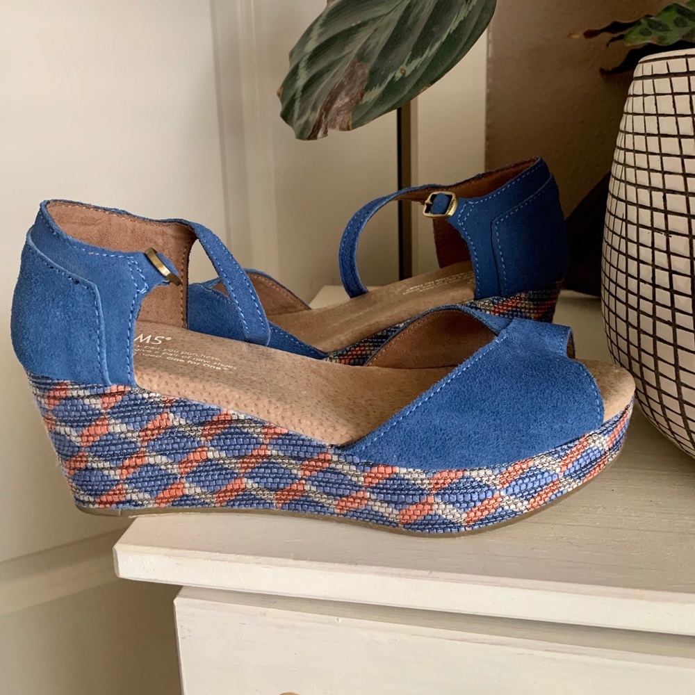 TOMS blue wedge sandals size 7.5